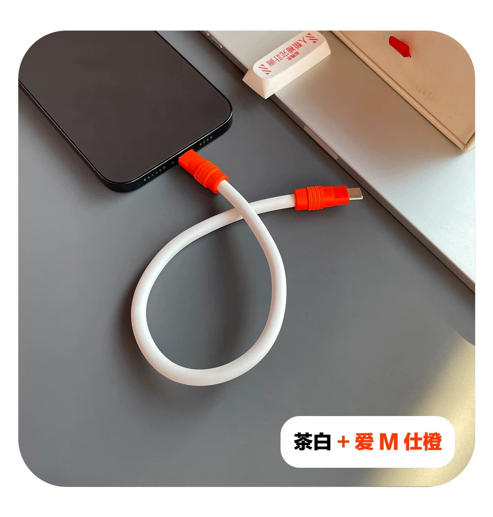 Super sürətli doldurma üçün qısa məlumat kabeli olan, Apple, Huawei və Xiaomi mobil telefonlarının avtomobil qurğuları üçün uyğunlaşdırılmış, fərqli rəngli silikon enerji bankı