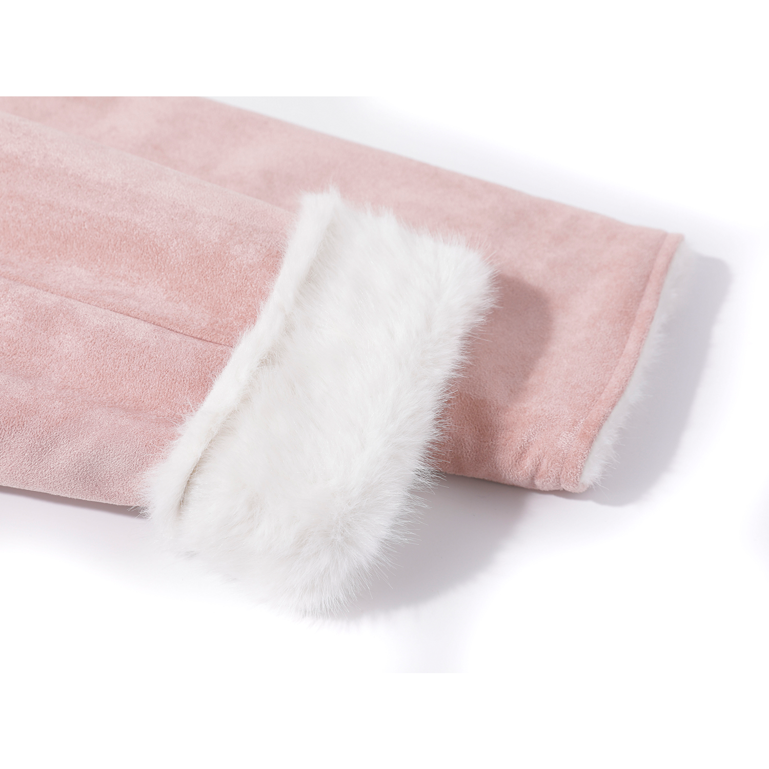 Cholisa-nın qış üçün mükəmməl olan super şirin qırmızı zamşa yun astarlı paltosu, zərif və geri çevrilə bilən uzun model.