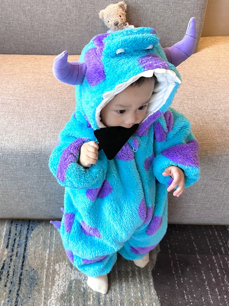 Körpə alt paltarları, payız və qış geyimləri, payız geyimləri, bədheybət və gülməli payız və qış açıq hava geyimləri, yeni doğulmuş körpə qış geyimləri, tuflilər