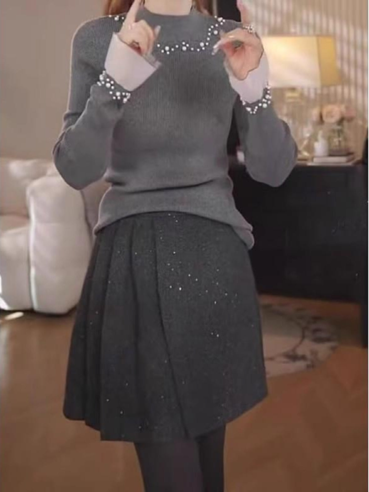 Qadınlar üçün 2026-cı ilin yaz mövsümü üçün yeni stil, incə parıltılı, böyük ölçülü, bir az dolğun, yüksək keyfiyyətli arıqladıcı qatlı mini ətək