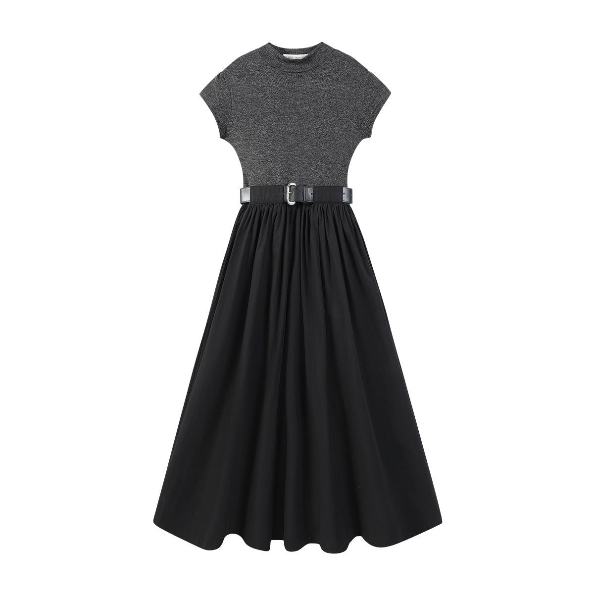 Cholisa-nın zərif Hepburn üslubunda toxunmuş yamaqlı don, hündür yaxa və uyğun siluetə malik olmaqla, erkən yaz üçün zəriflik hissi yaradır.