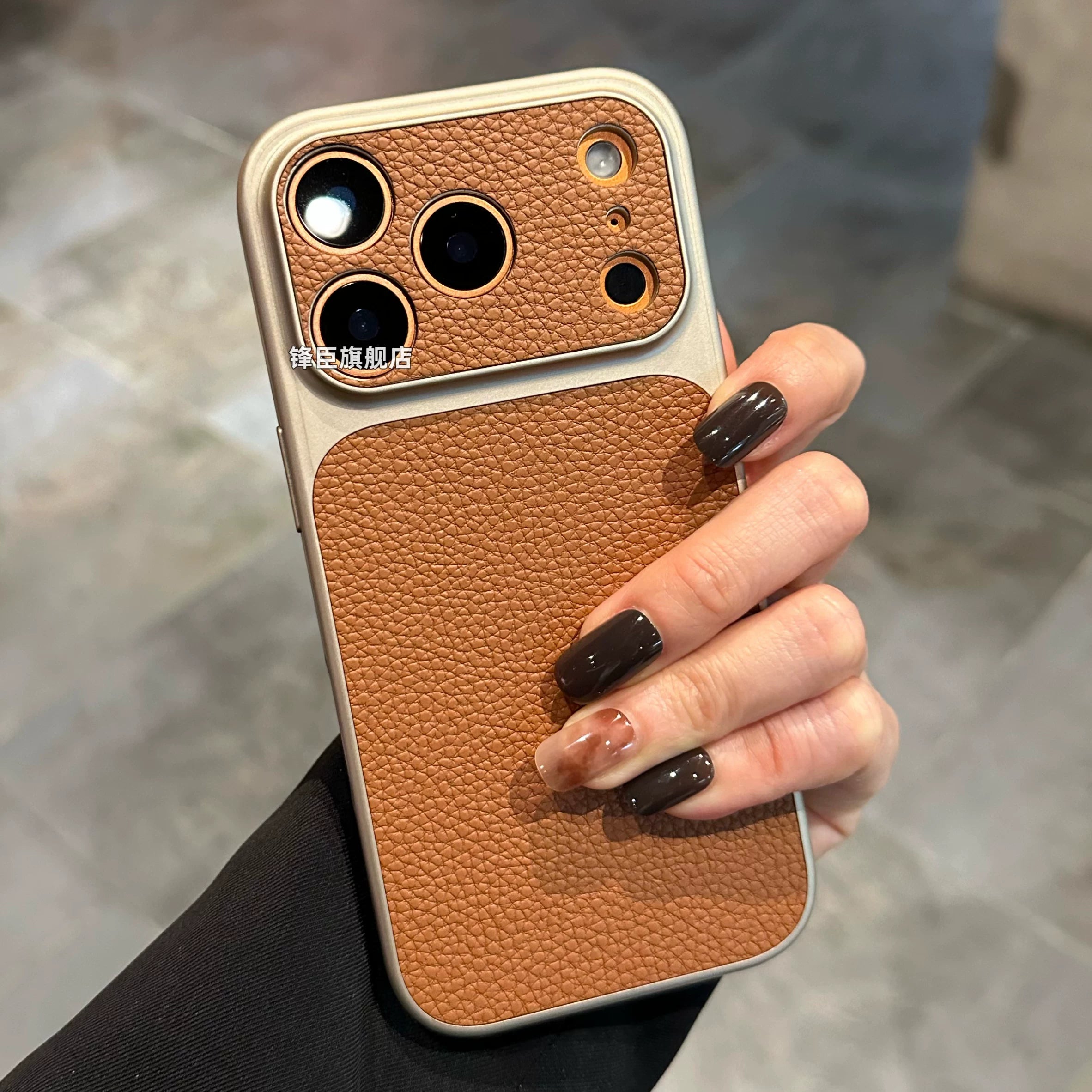 Yüksək səviyyəli şampan narıncı tikişli kontrastlı dəri naxışı iPhone17promax cib telefonu üçün uyğun yeni yaradıcı niş Apple 16promax ikinci genişləndirmə pəncərəsi 15 incə deşik hər şey daxil 14 moda