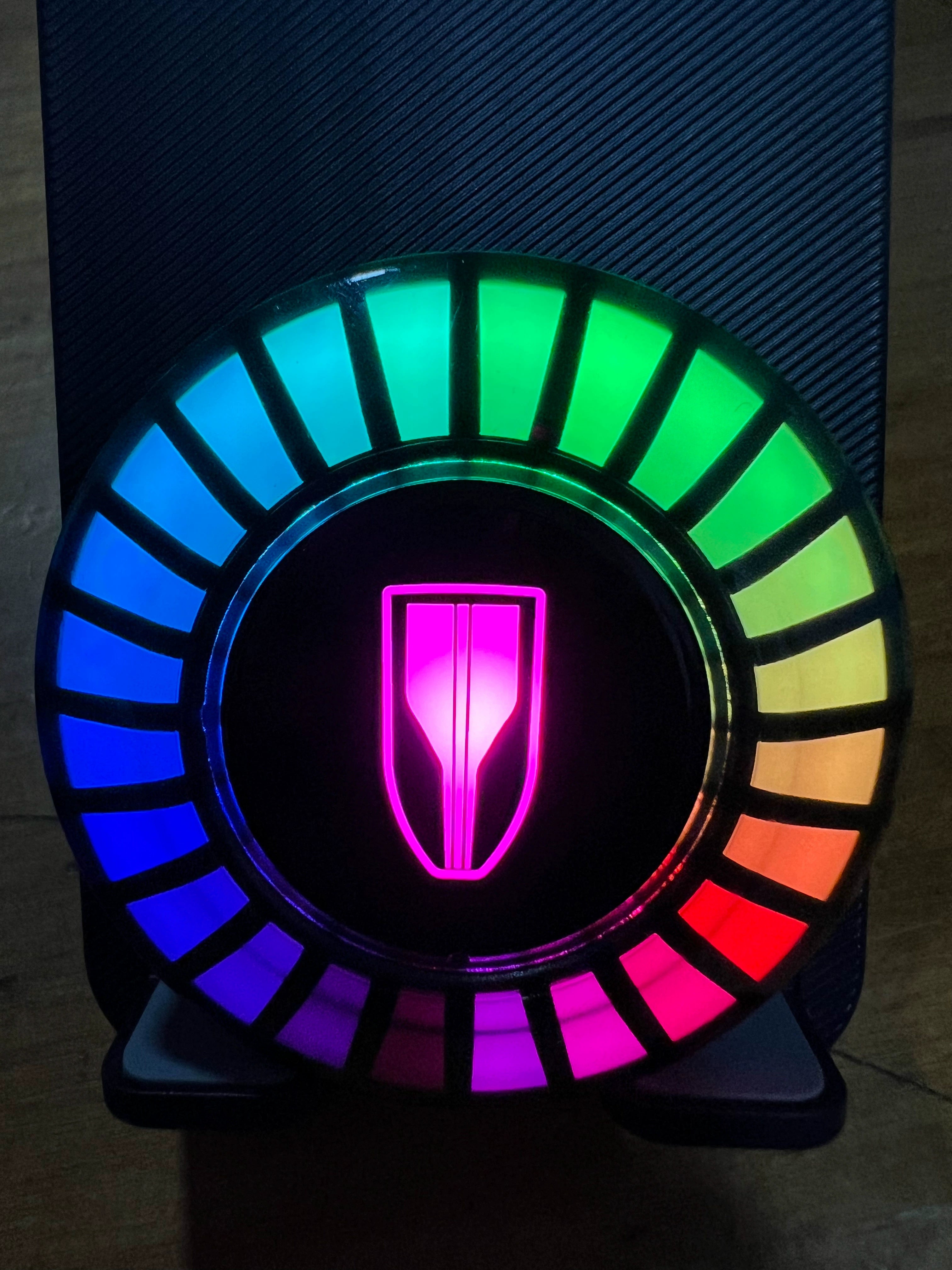 Yeni Təkmilləşdirmə Maqnit Emiş RGB Avtomobil Səsli İdarəetmə Pikap Mühit İşığı Ağıllı Avtomobil Havalandırma Ritmi İşıqlı Dekorasiya