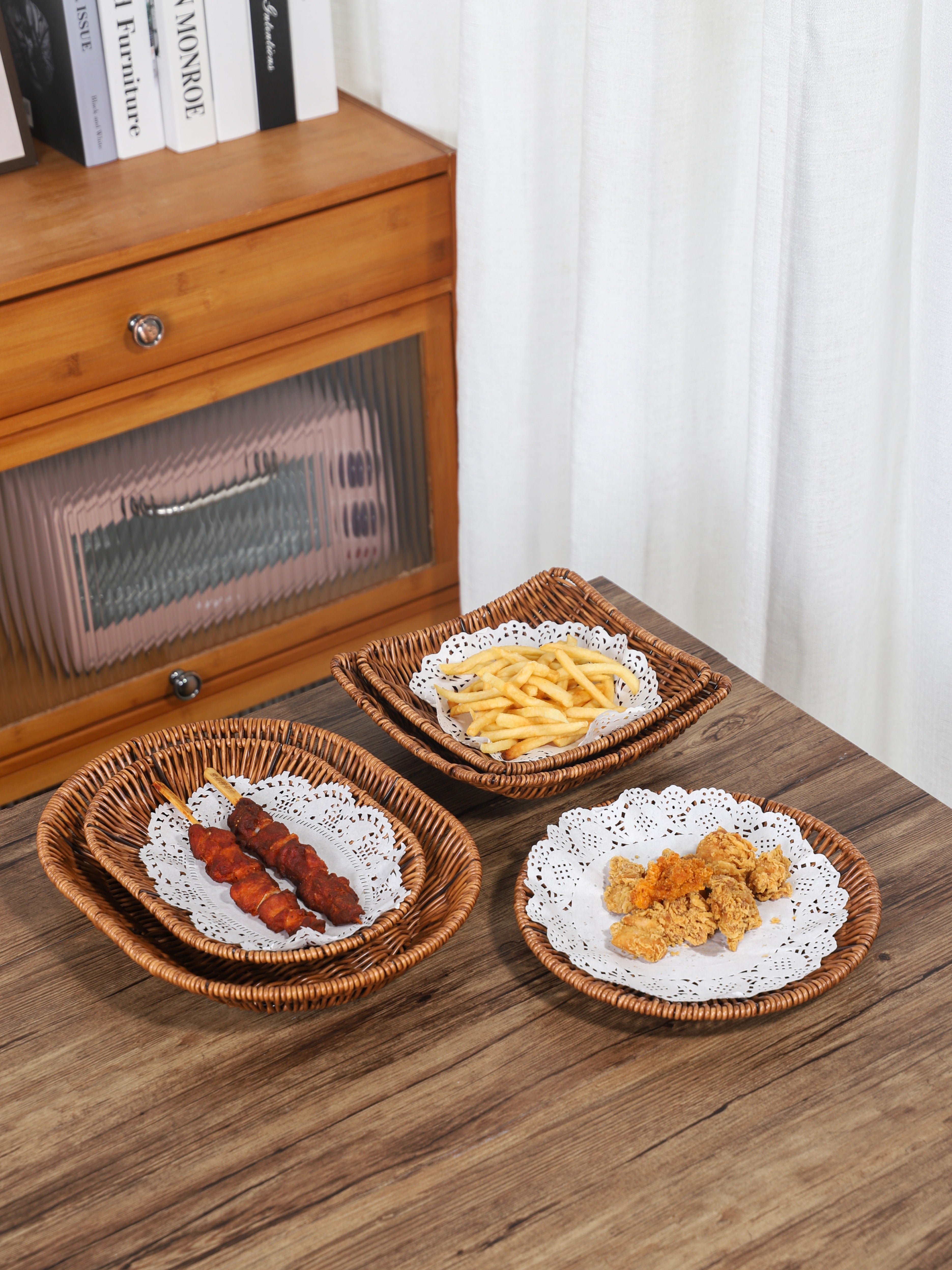 İmitasiya rattan qəlyanaltı səbəti, kartof qızartması boşqab, bulka, fıstıq, qovun toxumu, qəlyanaltı boşqab, qəlyanaltılar, buxarda hazırlanmış çörək səbəti, meyvə hövzəsi, tərəvəz səbəti