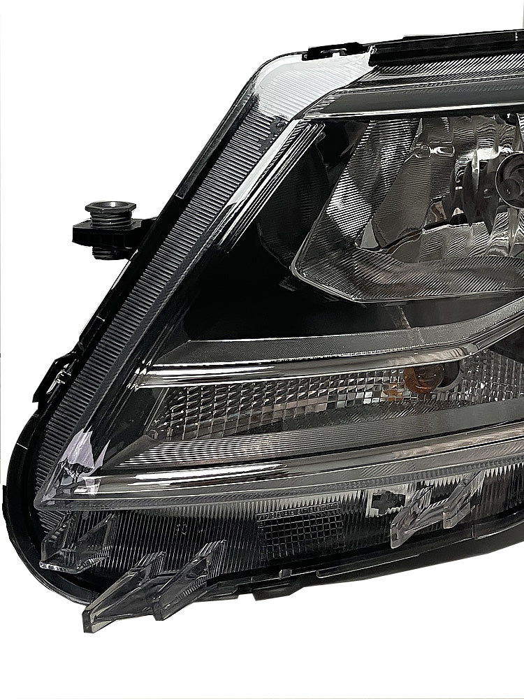 Volkswagen Lavida 15, 2016 və 2017 modelləri: sürücü və sərnişin tərəfləri üçün orijinal halogen faralar dəsti.