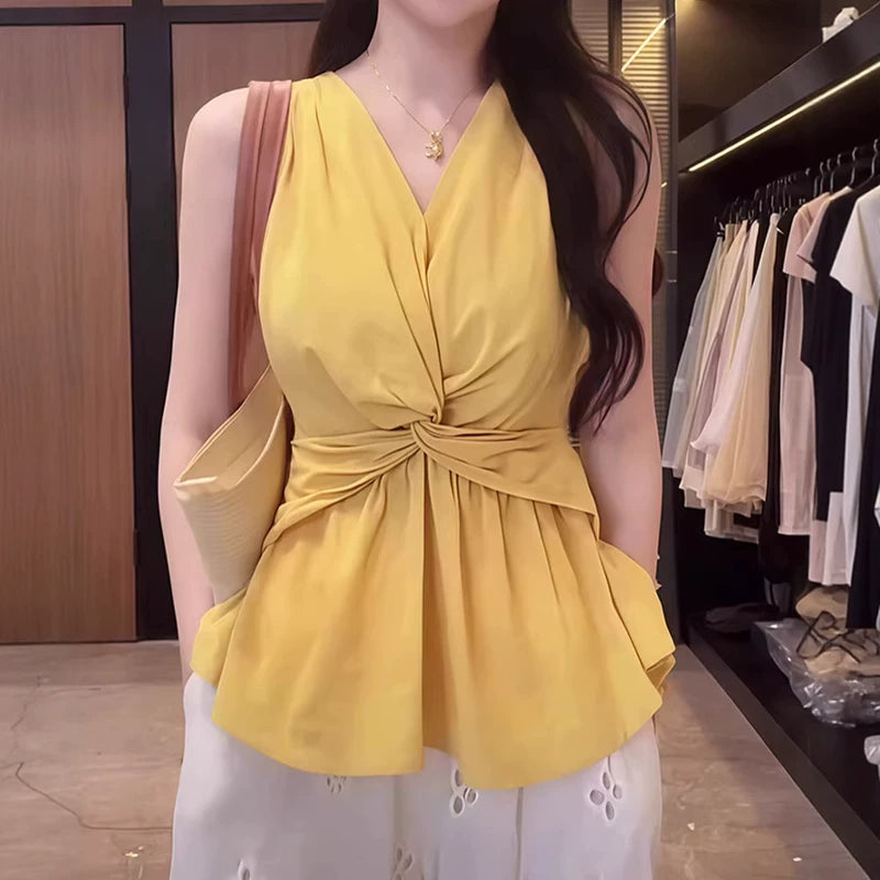 Qadınlar üçün böyük ölçülü fransız üslubunda düyünlü V-yaxalı köynək, yay şık və zərif, nazik oturan qolsuz top.