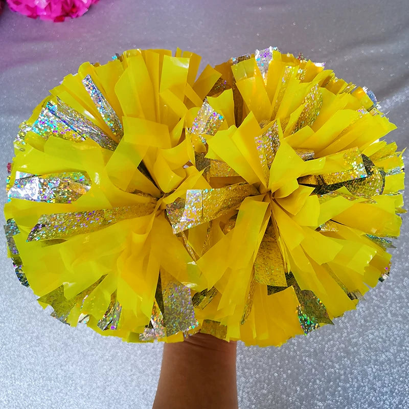 Şadlıq topu gül topu əlində gül tutan cheerleading komandası gül uşaq qulpunu tutan cheerliding aerobika cheerliding dərslər arasında peşəkar yarışma