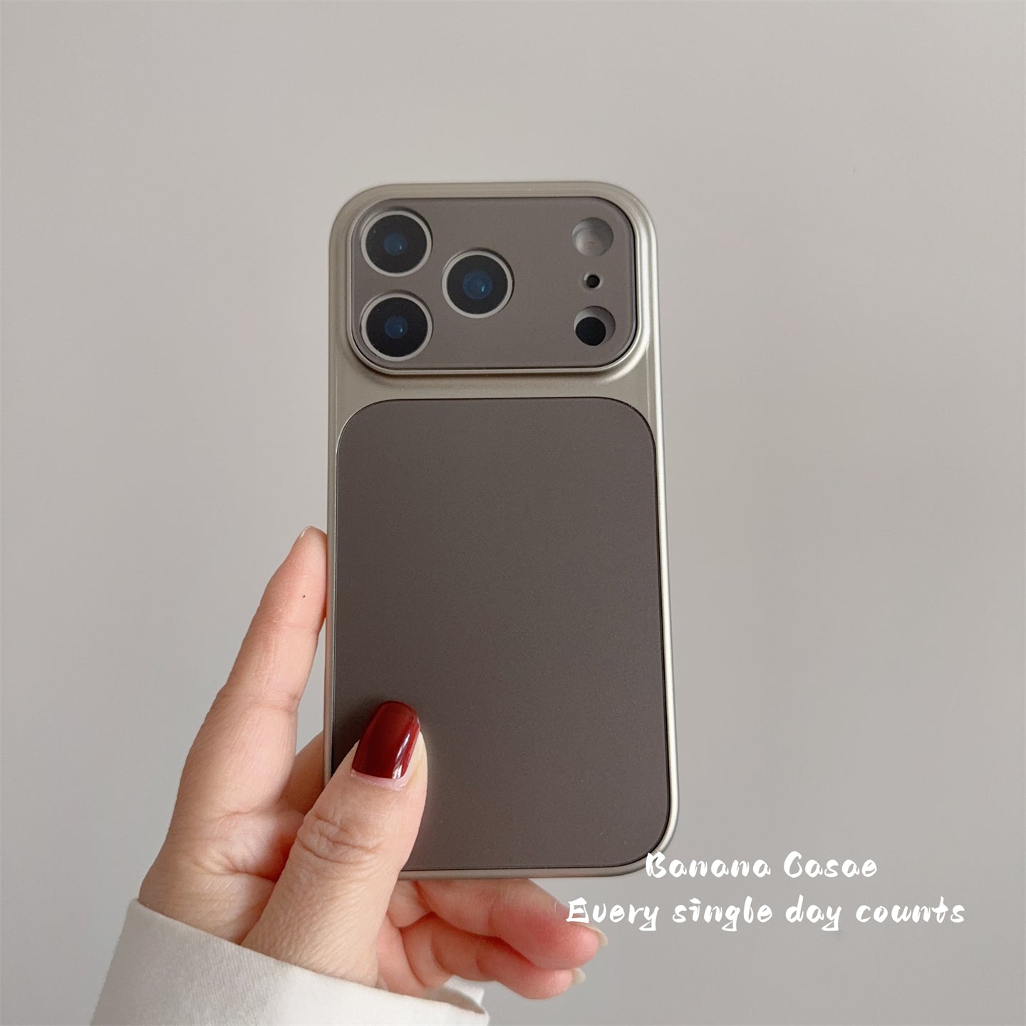 BananaCase yüksək səviyyəli retro mis rəngli elektrolizlənmiş çərçivə iPhone17promax mobil telefon qutusu 16pro Apple 15 üçün uyğundur linza filmi 14pro düşməyə qarşı 13 qoruyucu örtük sərt qabıq 17