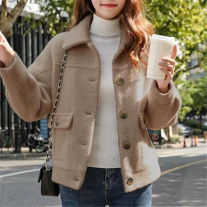 Qadınlar üçün isti süni sumqayır yun paltoları, geniş formalı, qalınlaşdırılmış, qızılı sumqayır üslubunda, qısa toplar, mövsümdənkənar endirim.