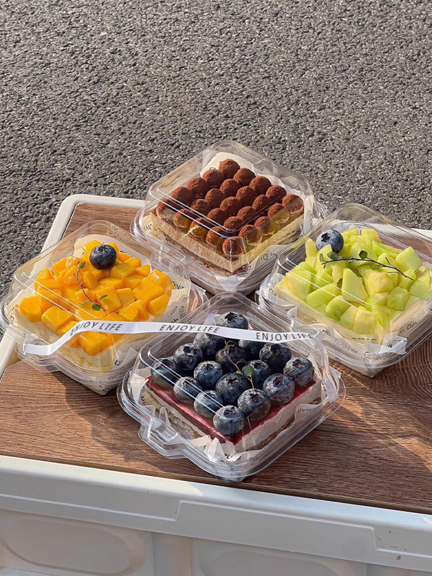Şəffaf tiramisu qablaşdırma qutusu bento tort qutusu mus kublara kəsilmiş desert çörəkçilik xəmir qablaşdırma qutusu