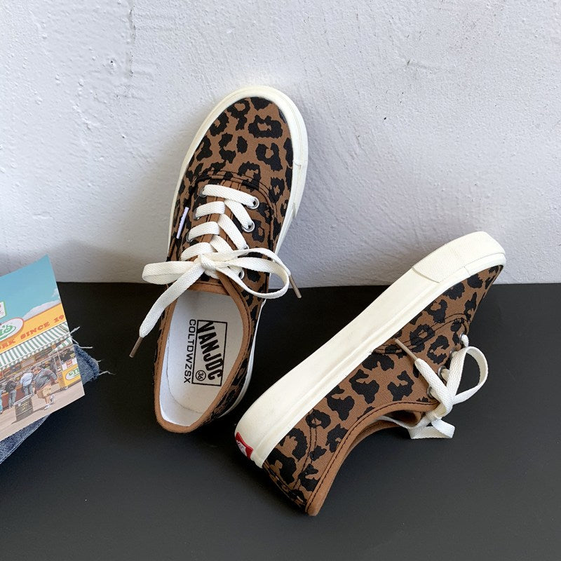 Instagram-famous leopard print sneakers, 2025's new Korean style, retro stylish niche canvas shoes, versatile and fashionable.