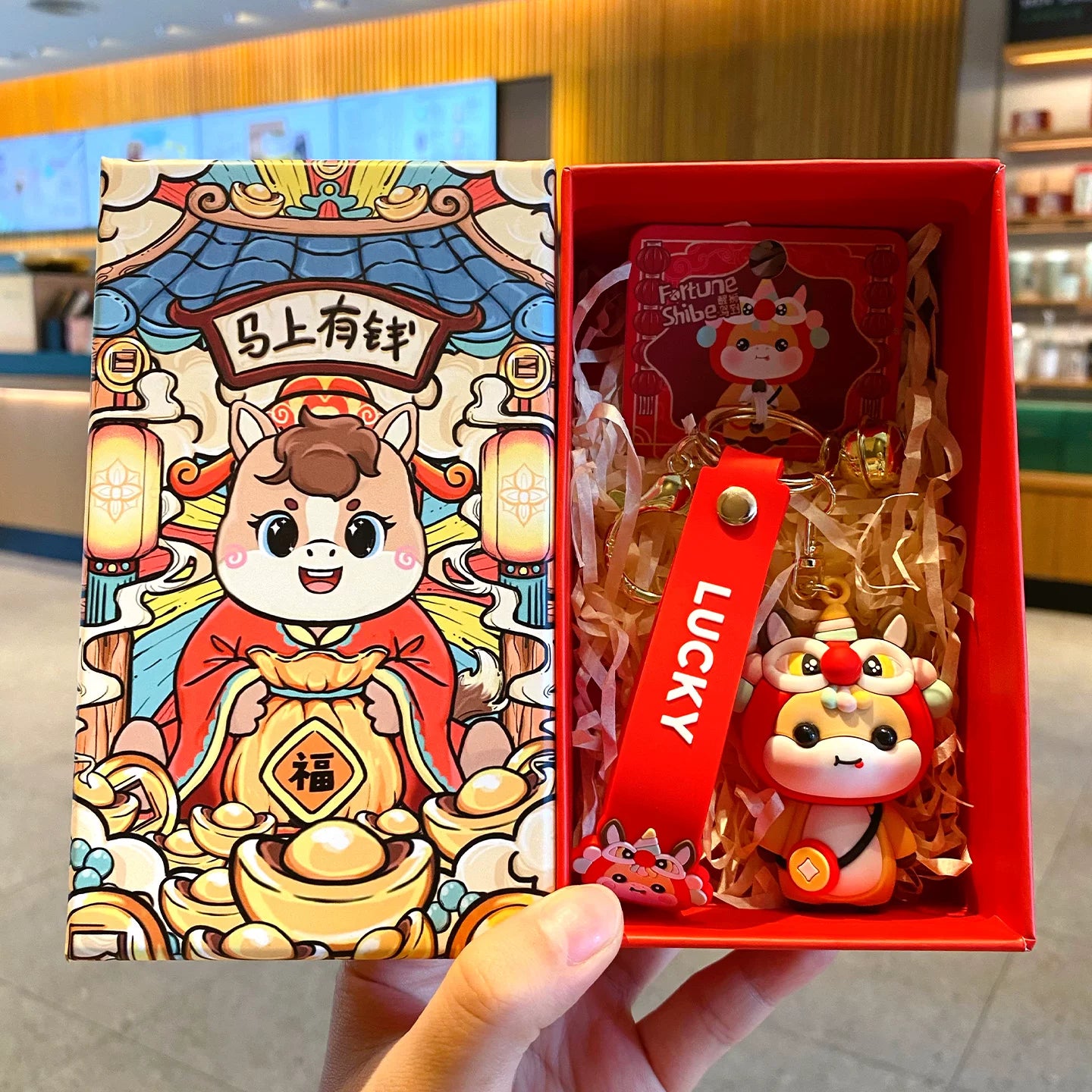 At ili üçün 2025 Yeni il hədiyyəsi - Qadınlar üçün avtomobil açarlığı/açarlıq və kişilər üçün sırt çantaları