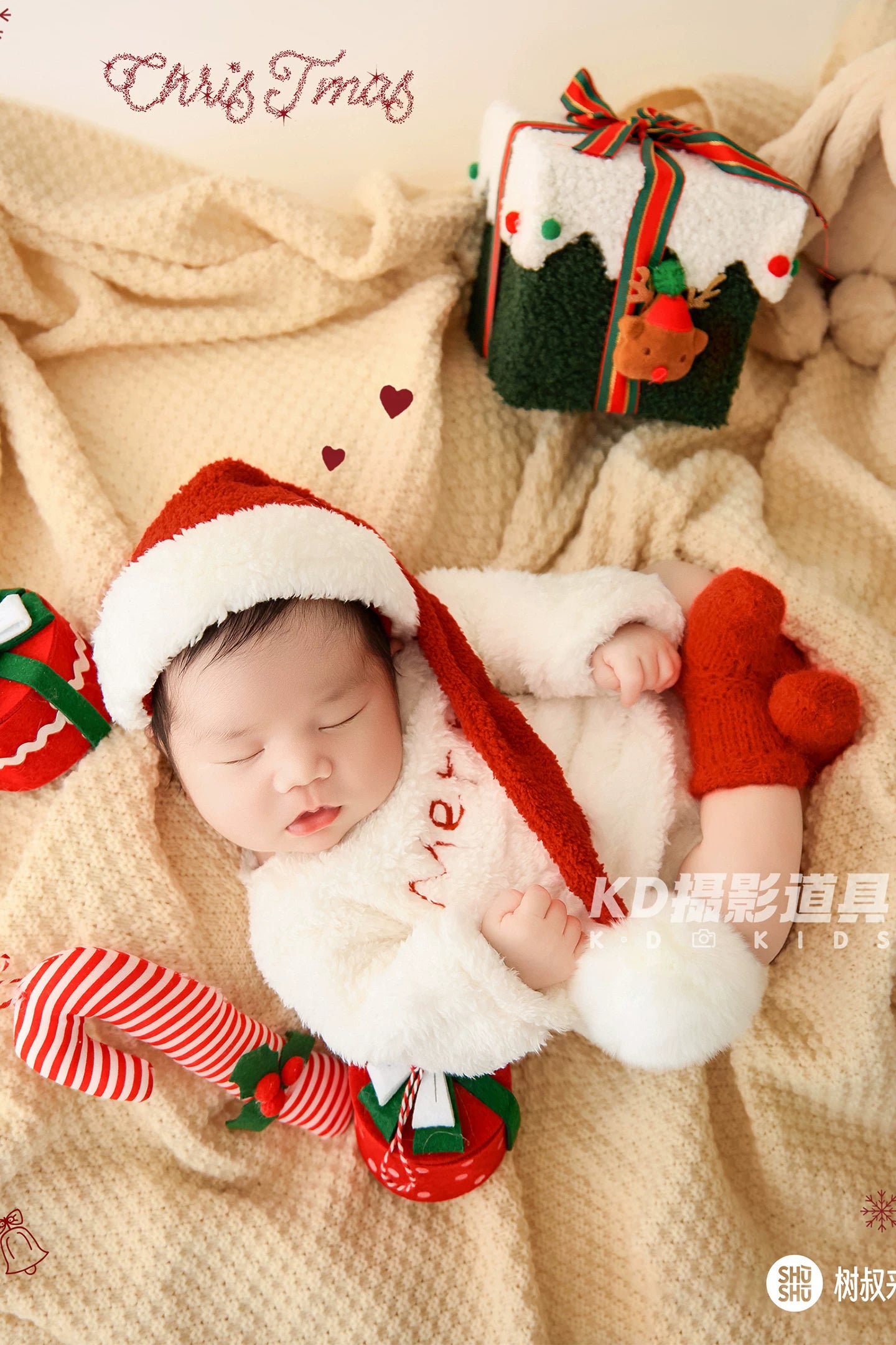 Yenidoğulmuş körpə fotoqrafiyası, dolunay fotoları, Milad mövzulu geyimlər, körpə doğum fotoları, portret fotoqrafiyası, geyim və rekvizitlər