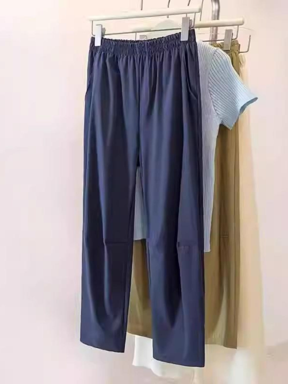 Kiçik armud formalı fiqurlar üçün böyük ölçülü qadınlar üçün 2026 yay yüksək belli düz ayaqlı, tez quruyan qısa hərəm gündəlik şalvarı