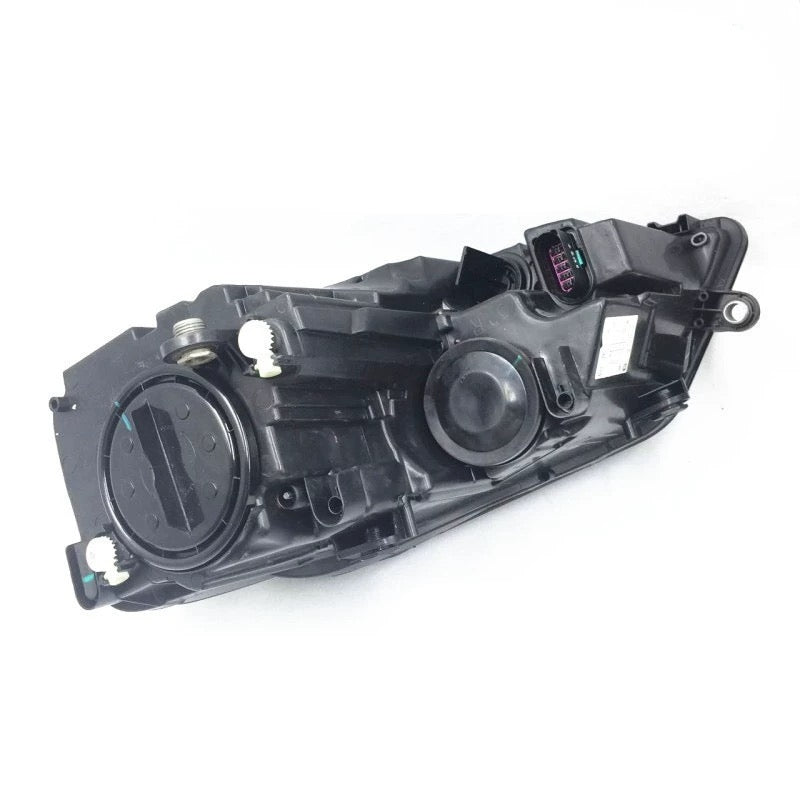 Volkswagen Sagitar avtomobilinin ön fara dəstinə (2012, 2013, 2014, 2015, 2016, 2017 və 2018 modelləri) tətbiq olunur.