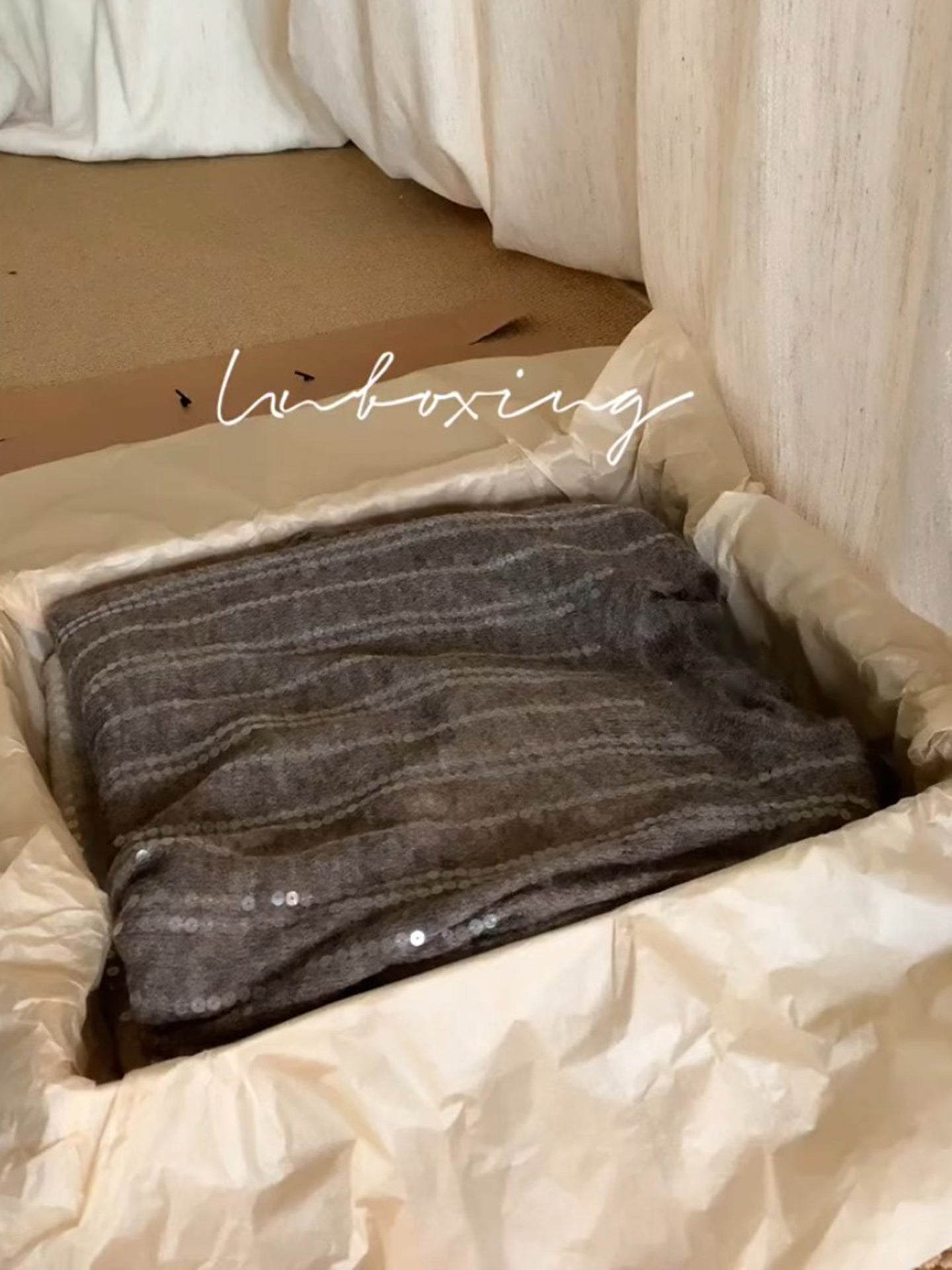 Qətiyyətlə tövsiyə edirəm! Payız və qış üçün mükəmməl olan, klassik, vintage üslubunda, rahat, bir az şəffaf, qəhvəyi rəngli yun sviter.