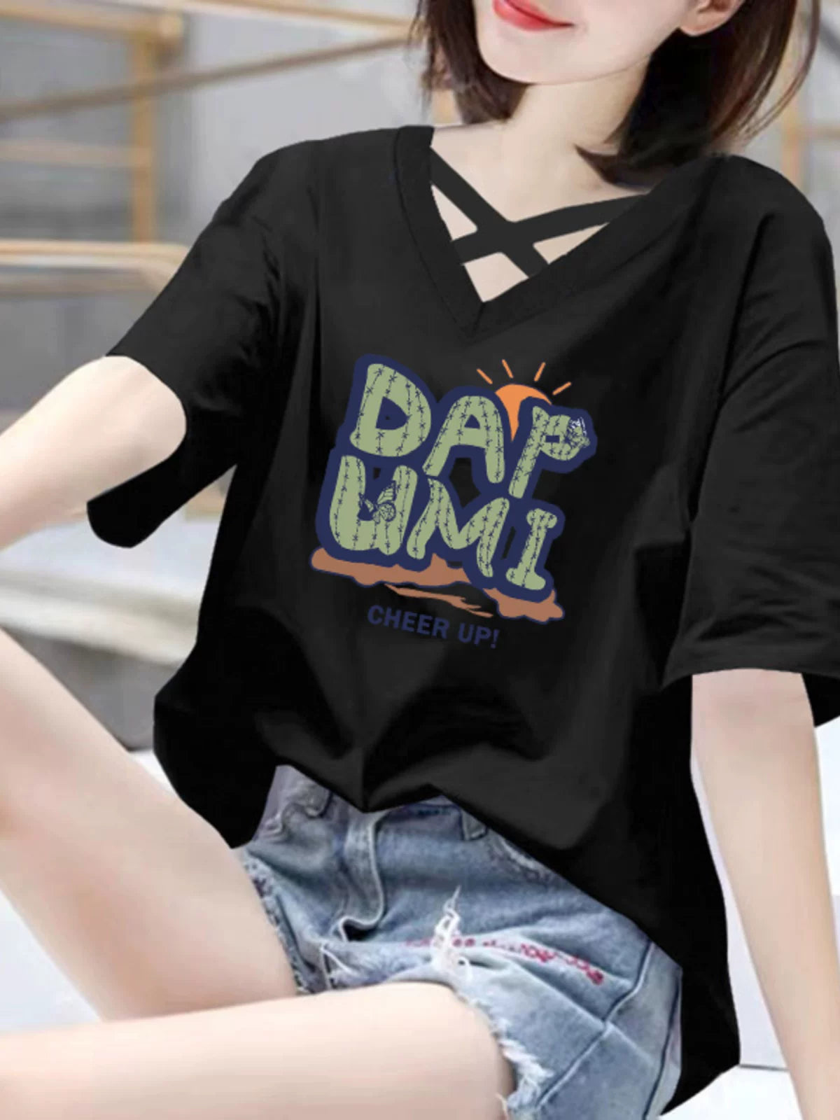 Yay boş v-boyunlu qısaqol qadın köynəyi təmiz pambıq 2026 yeni moda çaplı xarici üslublu qadın yaş azaldan üst paltarları