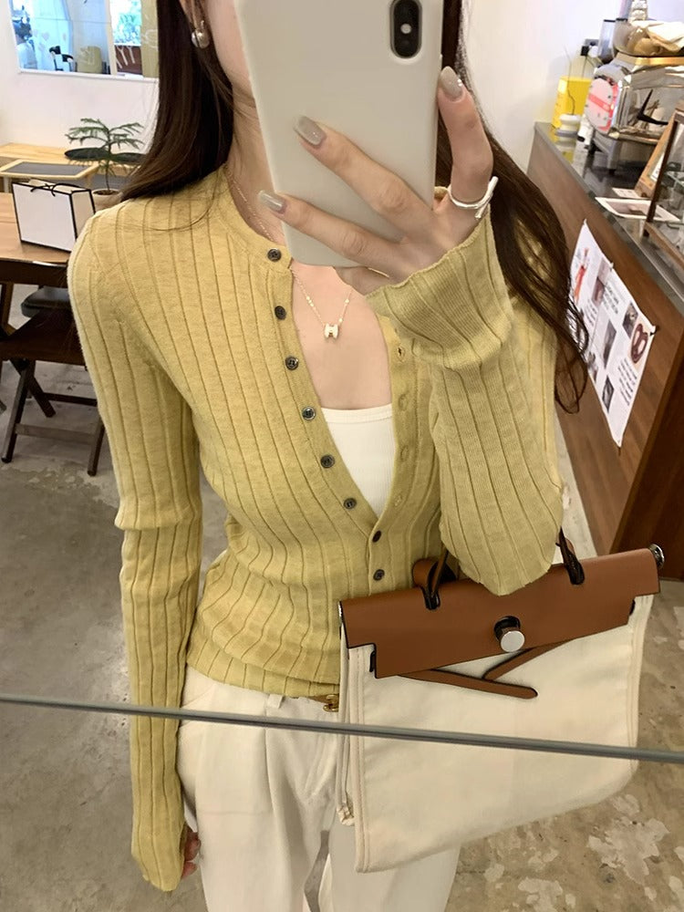 Fransız üslubunda yüksək keyfiyyətli qırmızı toxunma alt qatlı üst hissə, qadın payız və qış üst geyim dizaynı, incə formalı qısa sviter