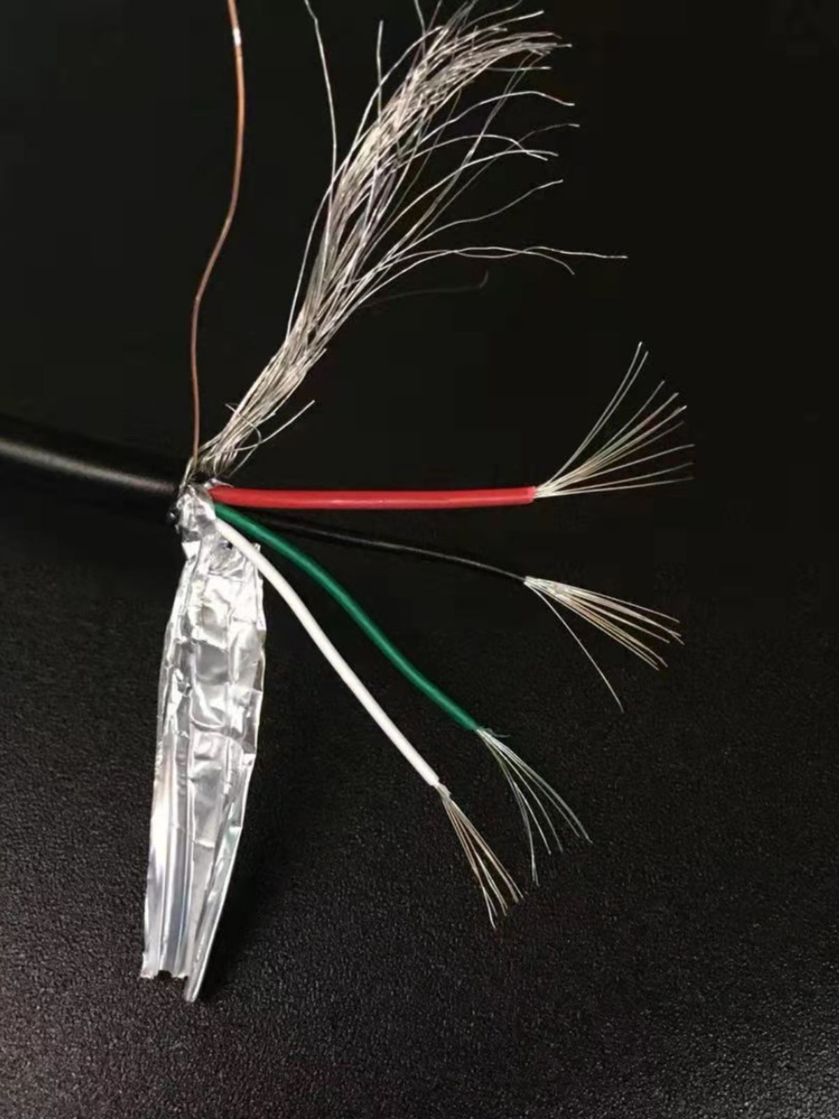 usb A kişi tək başlıq 2 nüvəli/4 nüvəli/5 nüvəli məlumat doldurma kabeli təmiz mis ekranla qorunan tezlik kabeli