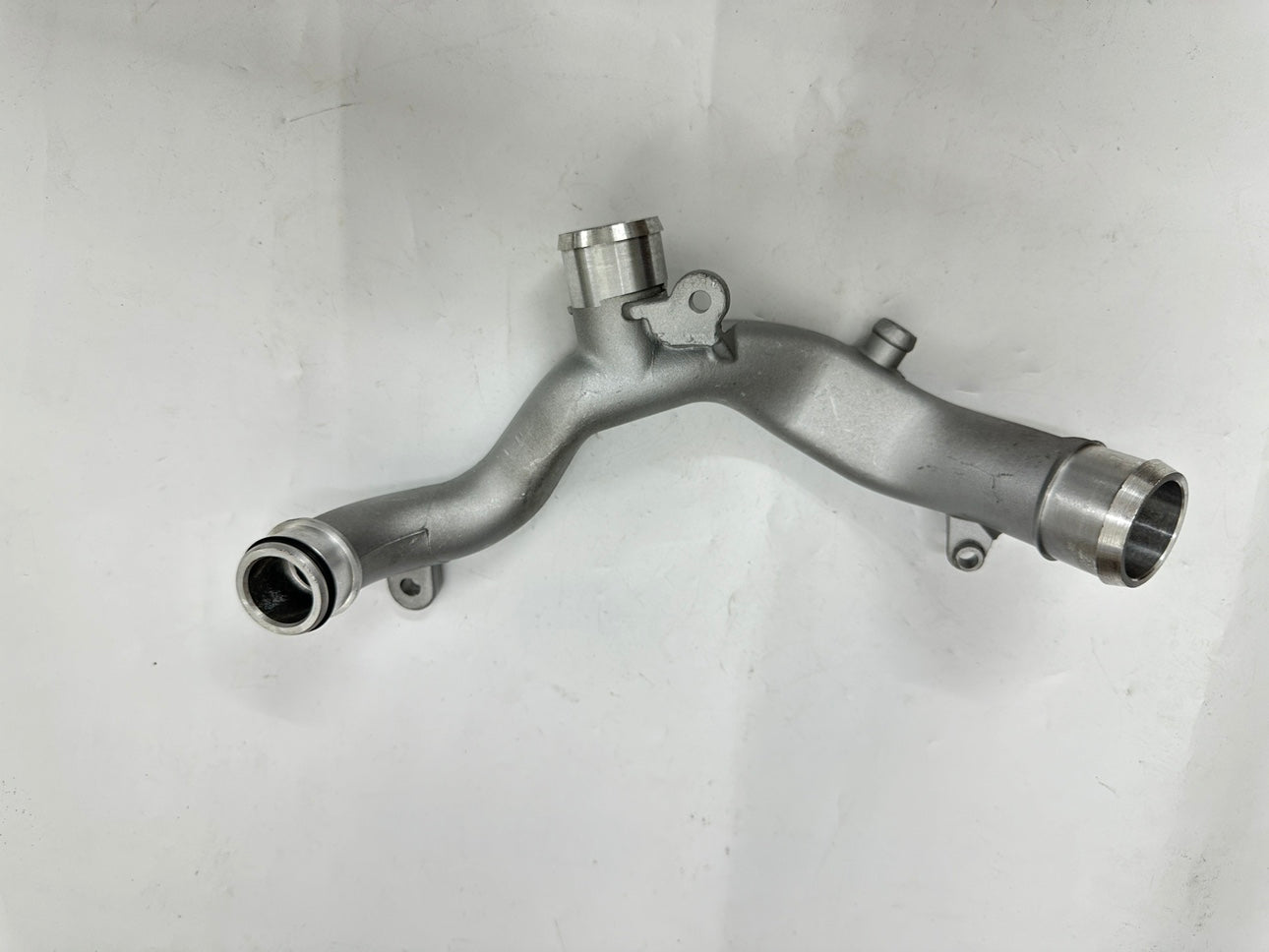 Jaguar XJL/Leopard XF/XFL Land Rover Range Rover 3.0T üçün modifikasiya olunmuş su şlanqı dəsti, Land Rover su nasosu, su şlanqı, alüminium ərintisi