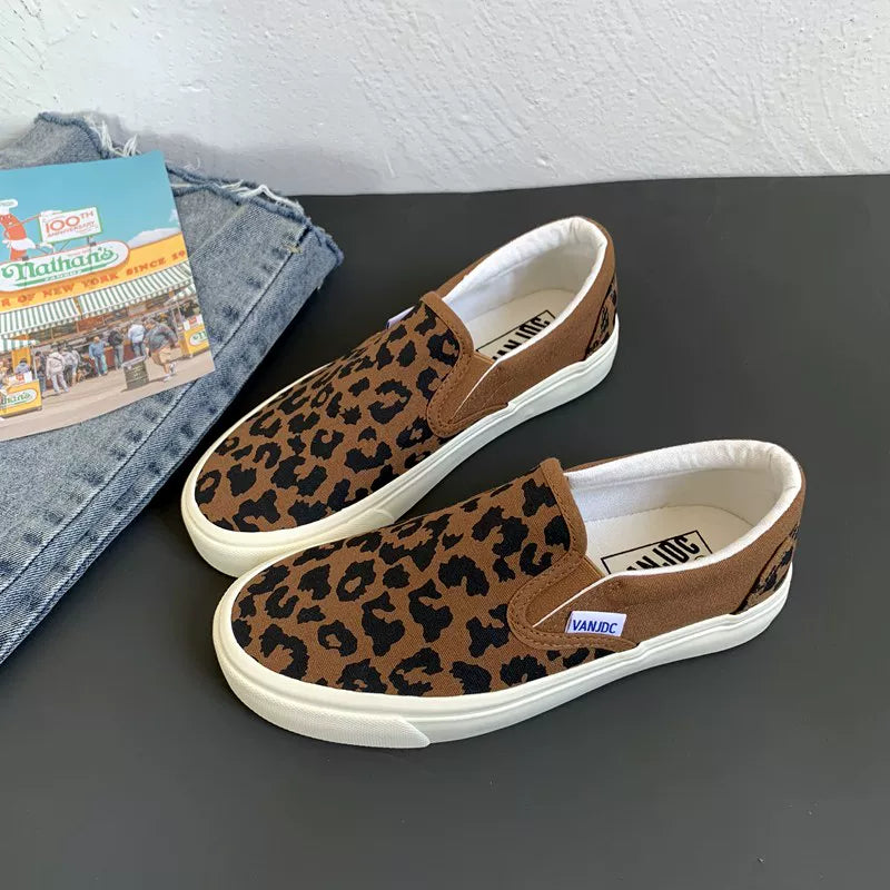 Instagram-famous leopard print sneakers, 2025's new Korean style, retro stylish niche canvas shoes, versatile and fashionable.