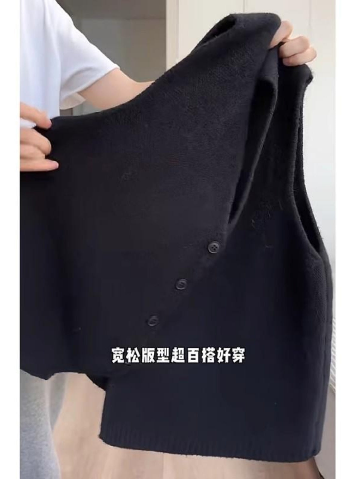 Böyük ölçülü qadın üçün zərif toxunma jilet, boş formalı, qat-qat, qolsuz hırka, hırka, üst geyimi.