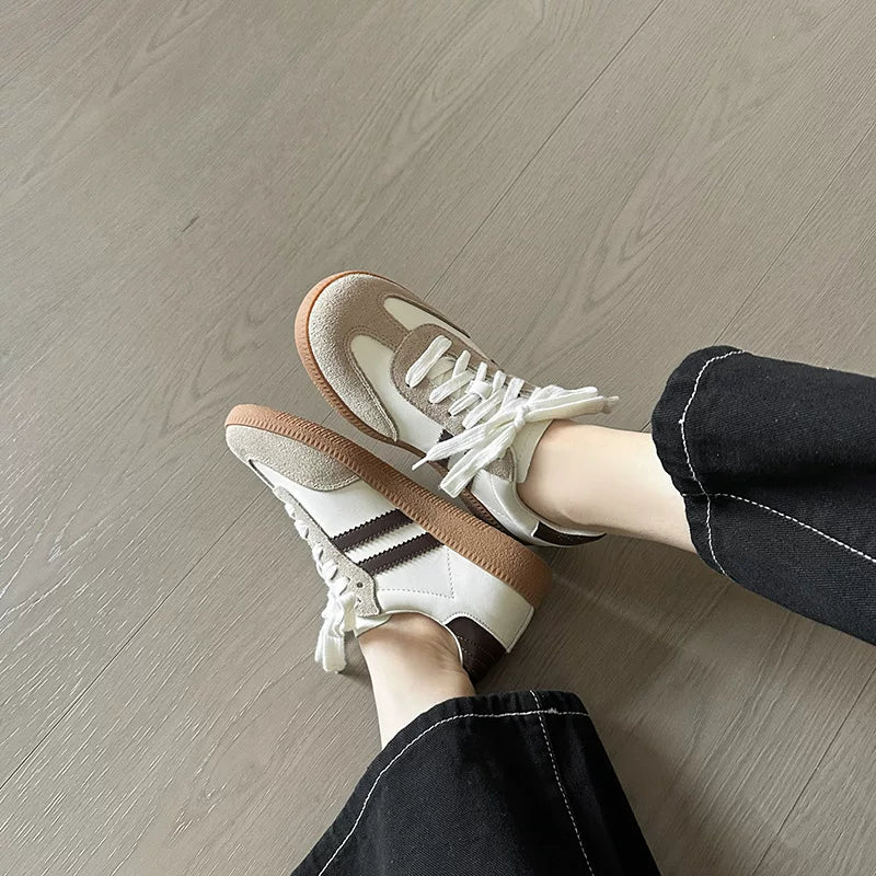 Həqiqi dəri retro Alman idman ayaqqabıları, 2025 yaz yeni stil, çox yönlü, nəfəs alan, tam təbii dəri, üç zolaqlı, Forrest Gump idman ayaqqabıları.