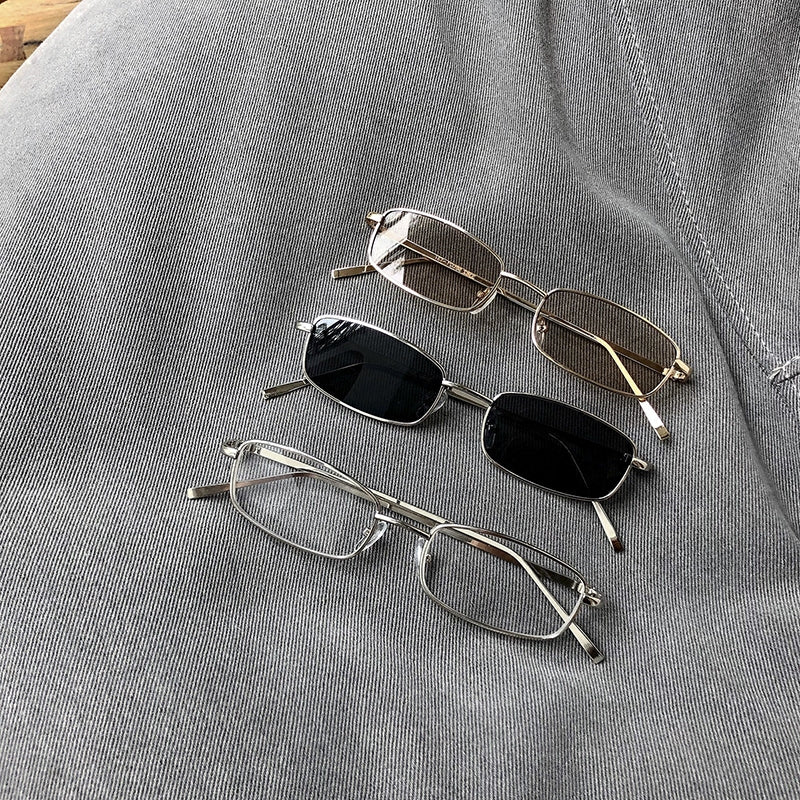Retro kiçik çərçivəli kvadrat metal eynəklər çərçivəli kişilər üçün günəş eynəkləri, köhnə pul üslubu, qadın günəş eynəyi miyopi dərəcəsi və yüksək səviyyəli hiss ilə təchiz oluna bilər