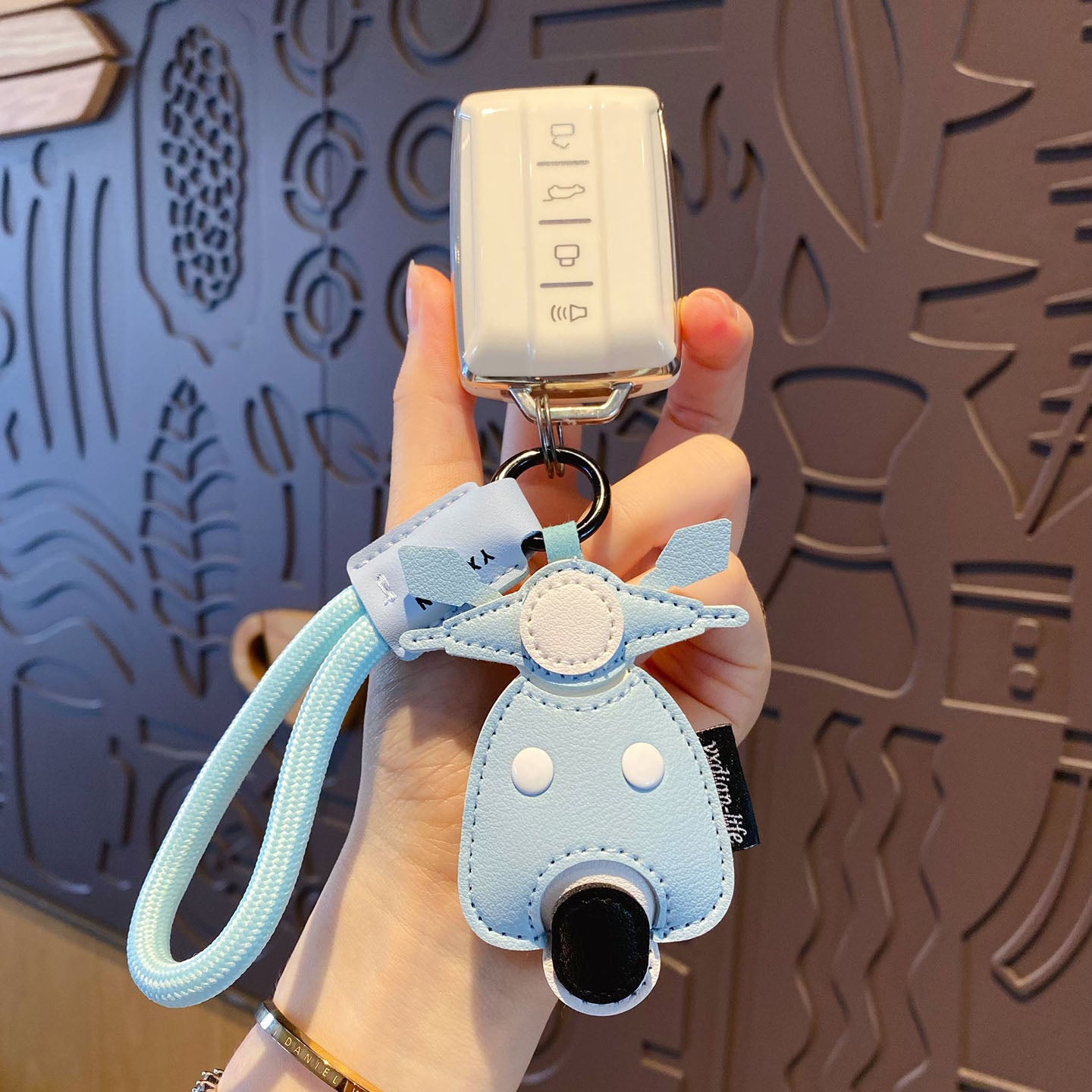 2025 Yeni Yaradıcı Dəri Nəqliyyat Vasitəsi Açar Zənciri/Avtomobil Açar Zənciri/Təyyarə Modeli Dəri Sırt Çantası Kulonu/Açar Zənciri