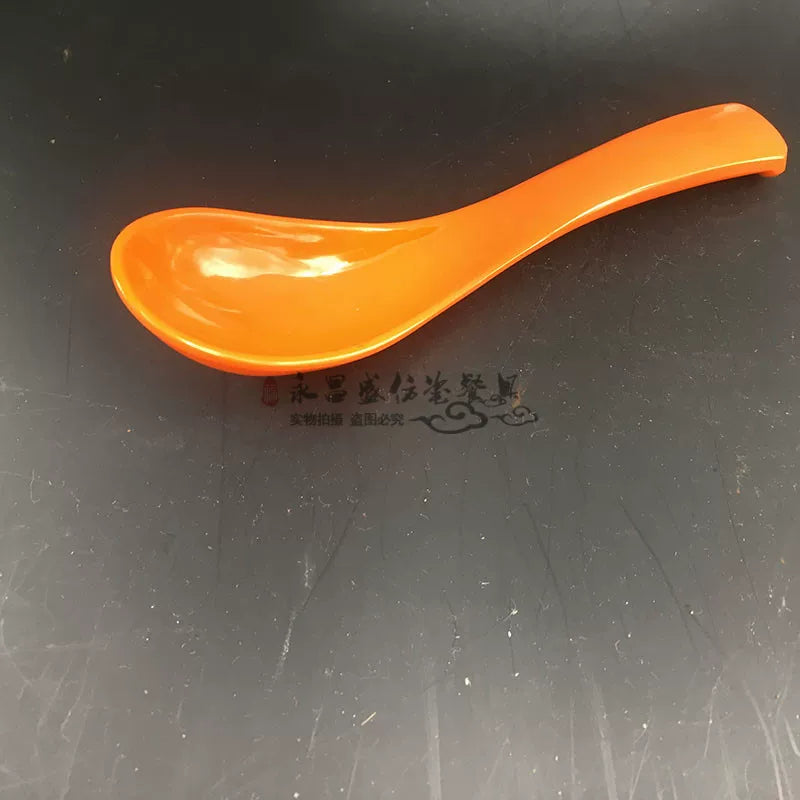 Otelin yeni rəngli melamin uzun sapı qısa saplı süfrə qaşıq çəngəlli imitasiya çini plastik məişət qaşığı