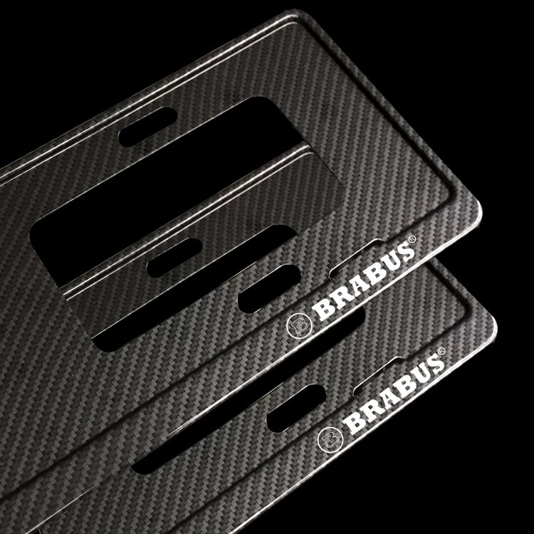 Yeni yol hərəkəti qaydaları, nömrə nişanı çərçivələri, nömrə nişanı mötərizələri və karbon lif modifikasiyaları olan Mercedes-AMG Brabus avtomobilləri üçün uyğundur.