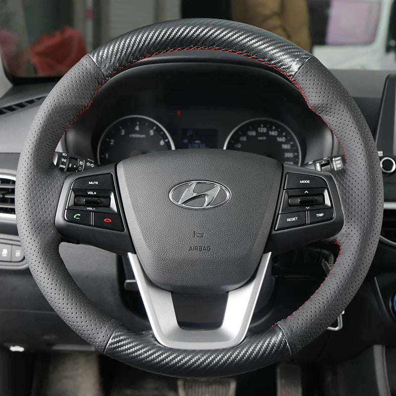 Hyundai Elantra, Hyundai Mistra, Hyundai Yuedong, Tucson və Langdong ix35 üçün qış versiyası üçün əl ilə tikilmiş orijinal dəri sükan örtüyü.