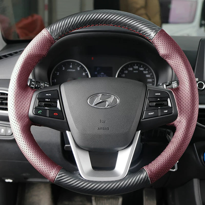 Hyundai Elantra, Hyundai Mistra, Hyundai Yuedong, Tucson və Langdong ix35 üçün qış versiyası üçün əl ilə tikilmiş orijinal dəri sükan örtüyü.